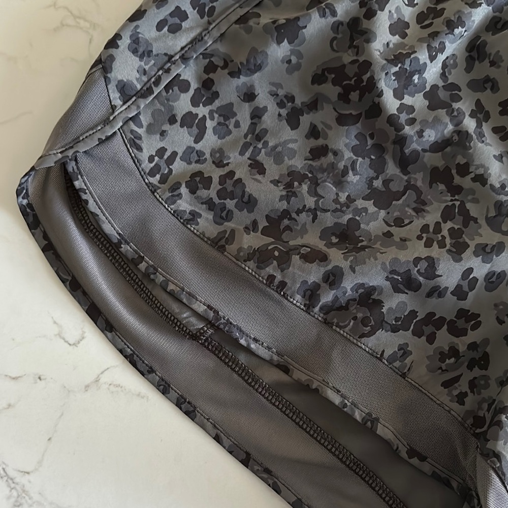 Athleta Mesh Racer Run Mid Rise Short, 4” - Picture 3 of 7